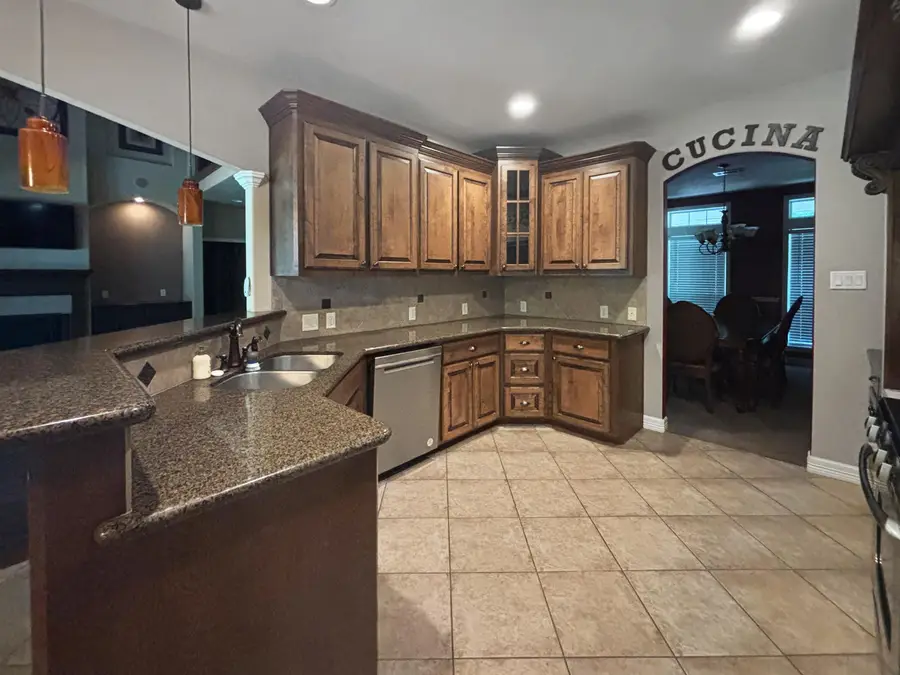 289 Broadmoor Dr, Huntsville, TX 77340 - #3