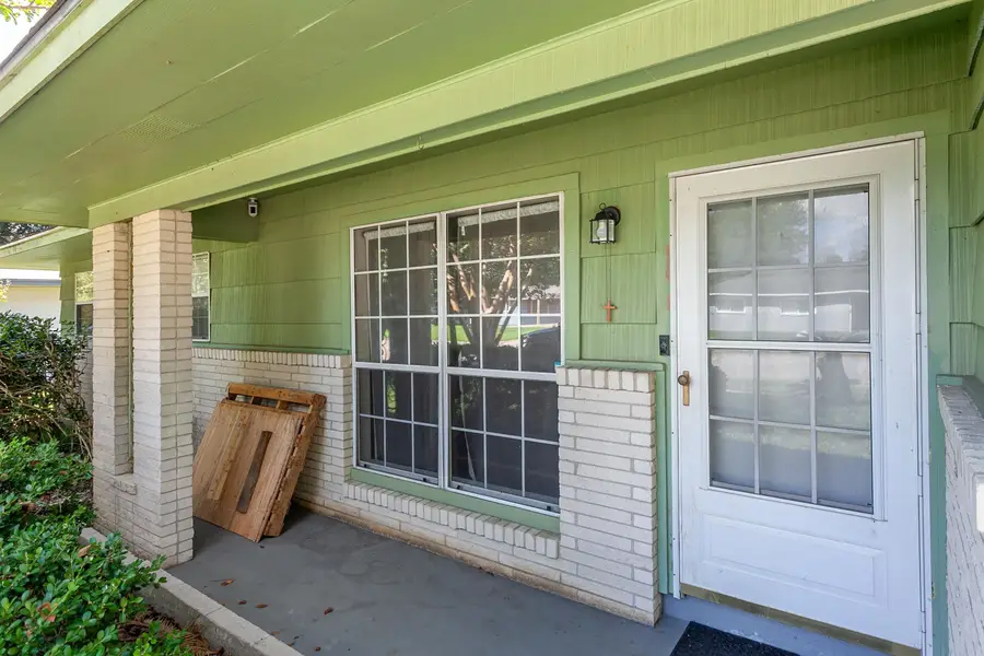 313 Camellia Avenue, Orange, TX 77630 - Image #2