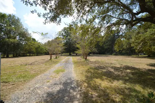 2872 Colonial Dr., Kountze, TX 77625