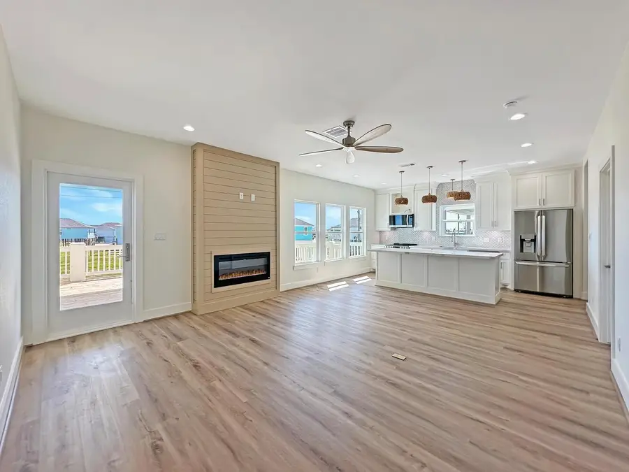 1989 Pedregal Dr, Crystal Beach, TX 77650 - Image #3