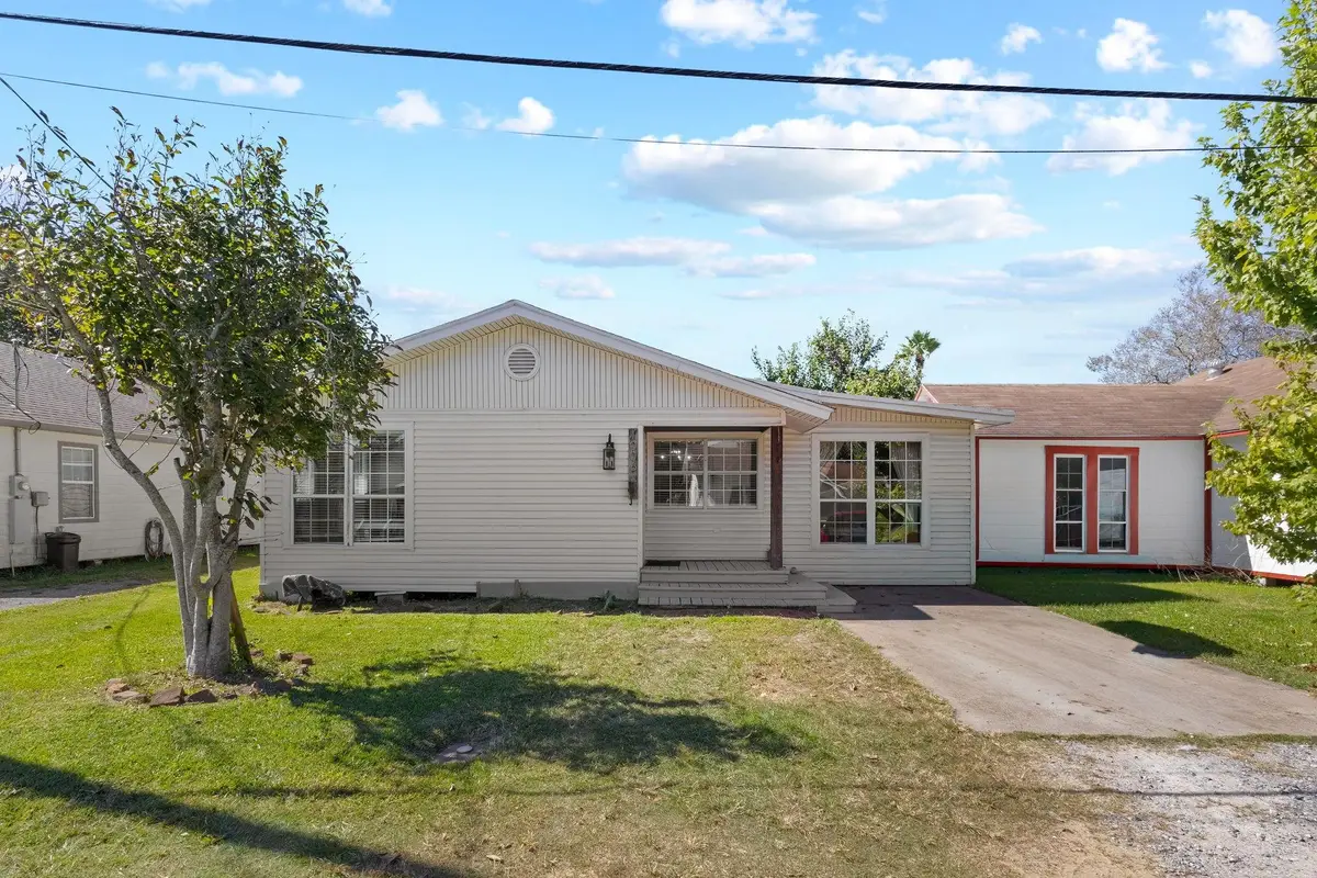 1006 Montgomery, Port Neches, TX 77651 - #1