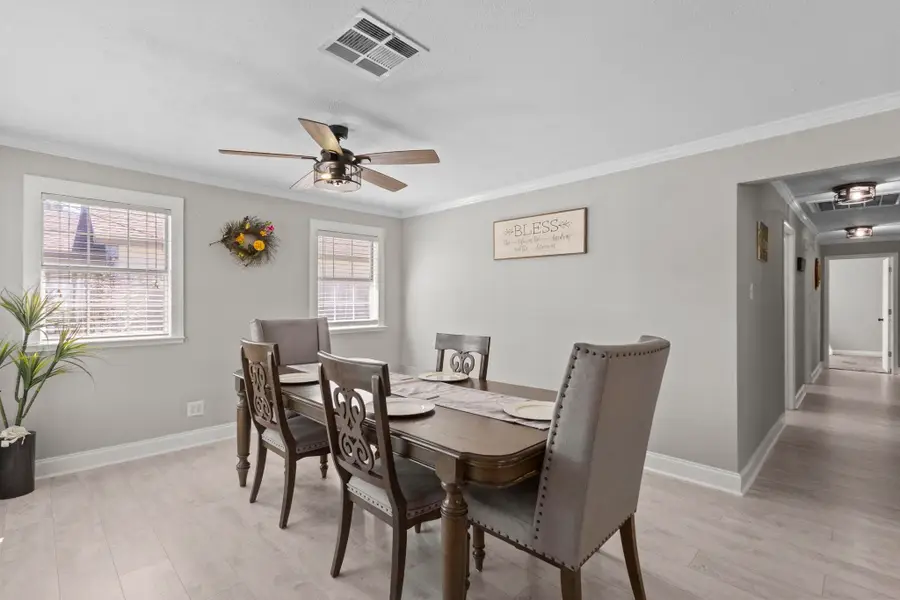 1006 Montgomery, Port Neches, TX 77651 - #2