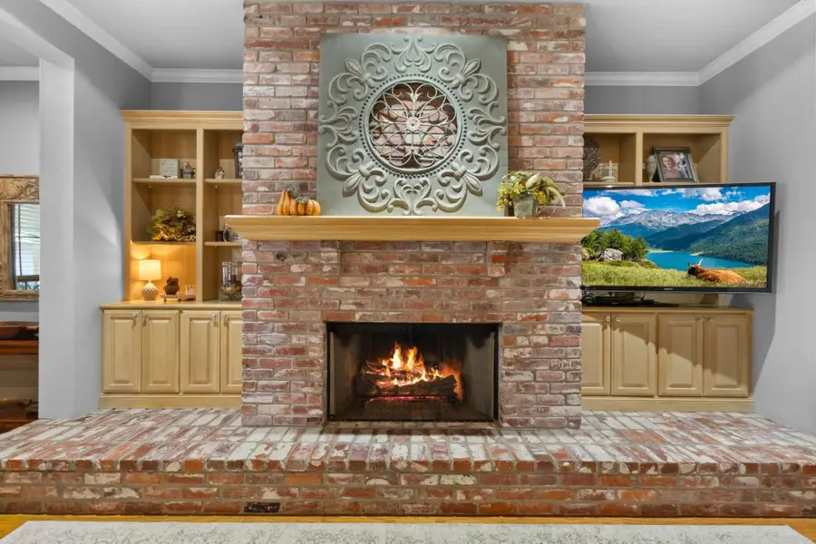 1429 Graham Ln, Port Neches, TX 77651 - Image #3