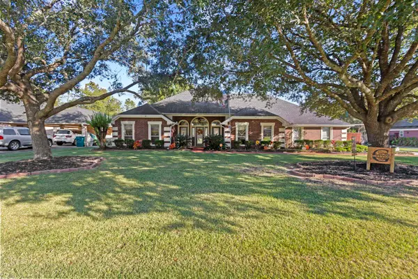 1100 Dawnwood, Orange, TX 77632