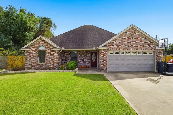 775 Bridgeview St., Bridge City, TX 77611