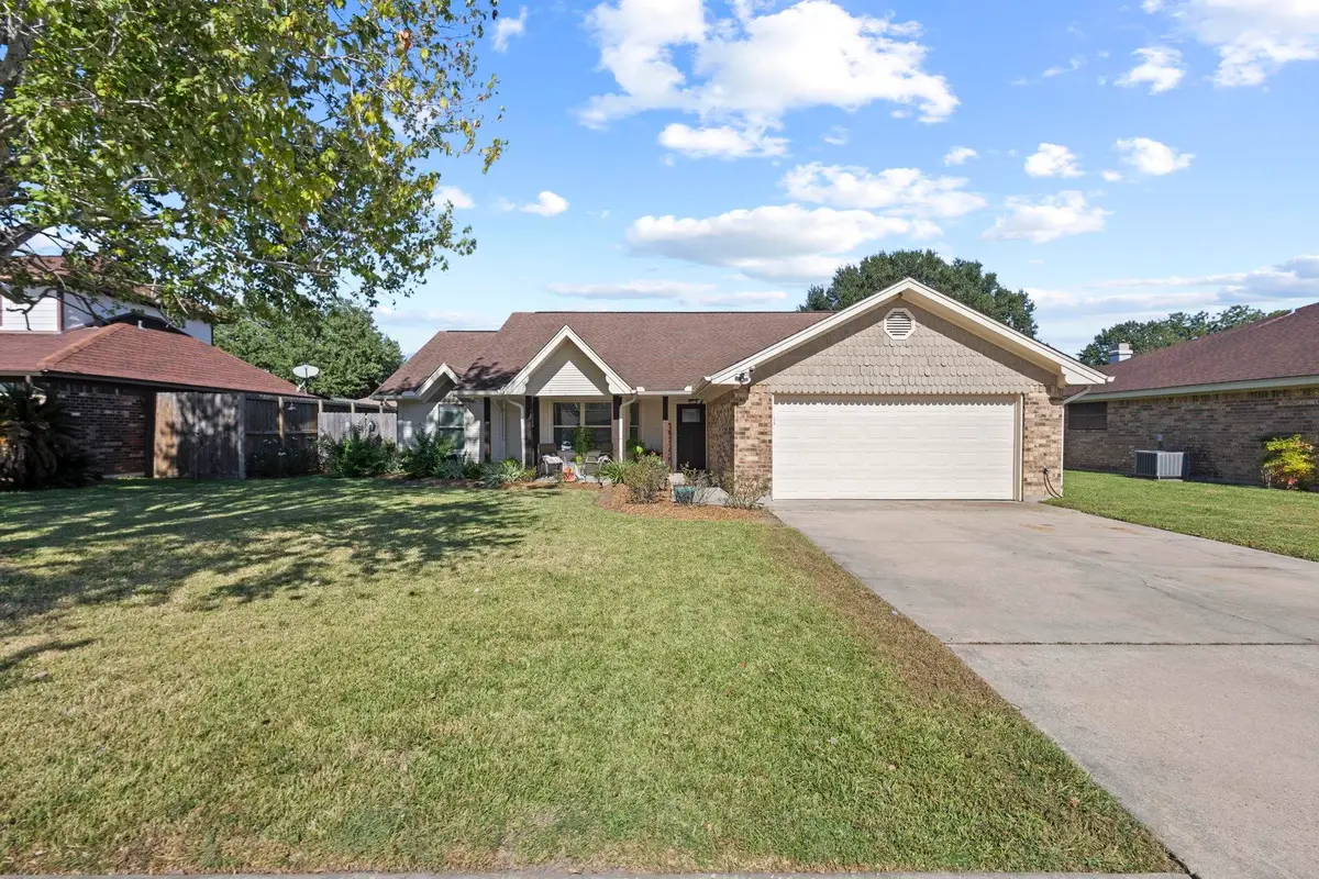 3169 CREST CIR, Port Neches, TX 77651 - Image #1