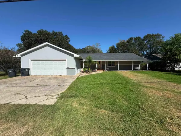 265 E Darby, Bridge City, TX 77611
