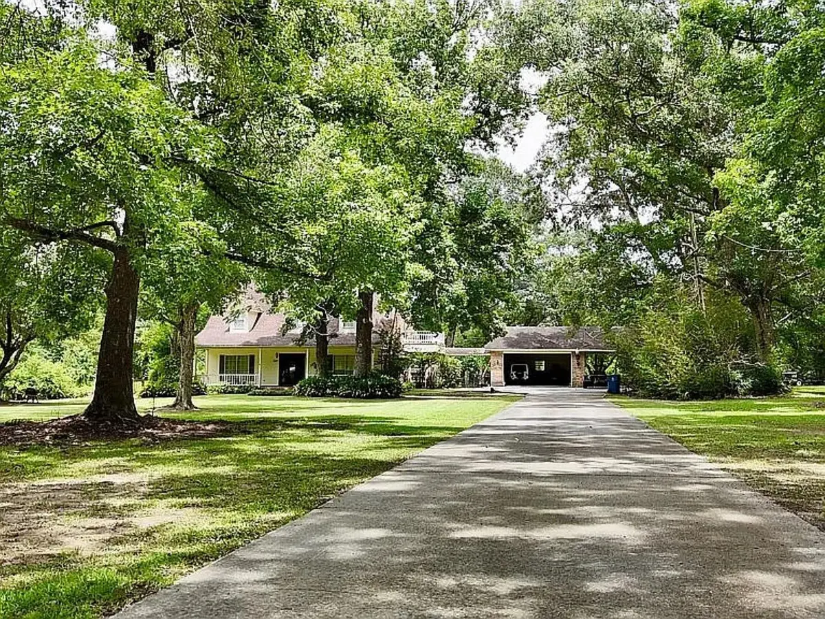 2697 Digmon Rd, Kountze, TX 77625 - Image #1