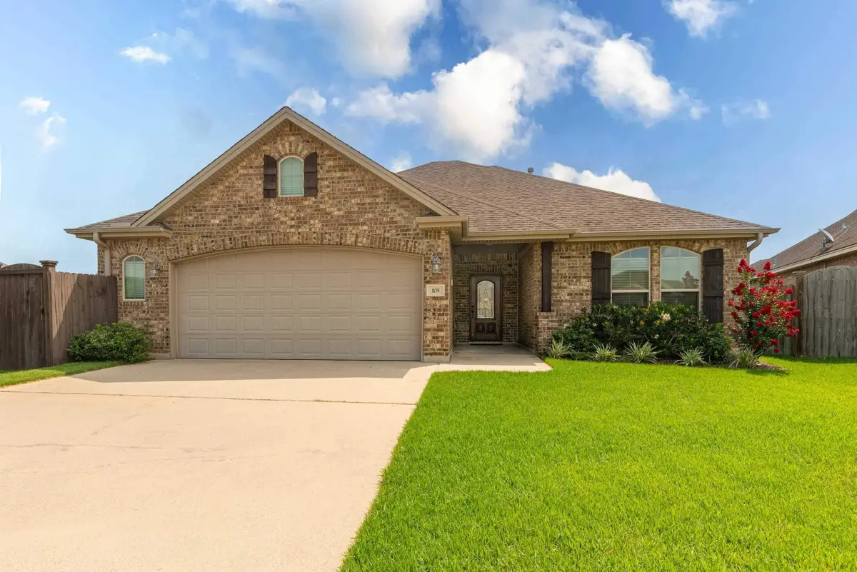 105 Shadow Ridge, Nederland, TX 77627 - Image #1