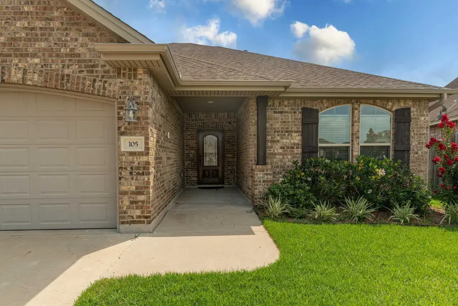 105 Shadow Ridge, Nederland, TX 77627 - Image #2
