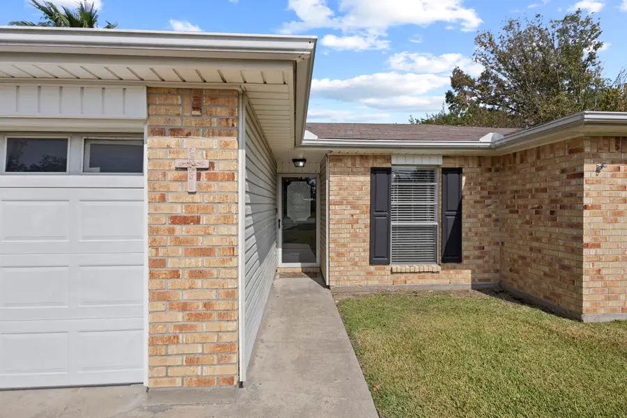 619 S 33rd Street, Nederland, TX 77627 - Image #3