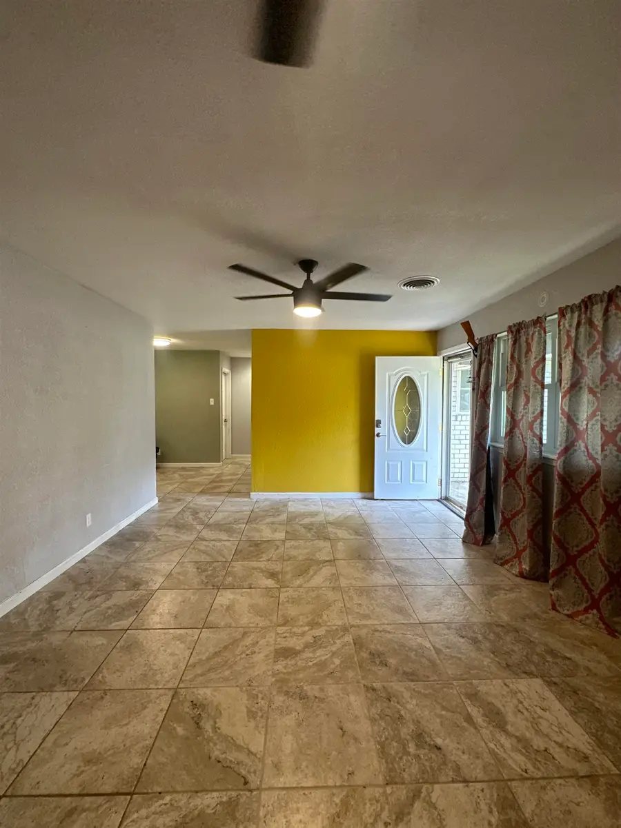 1080 Scott Dr, Vidor, TX 77662 - Image #3