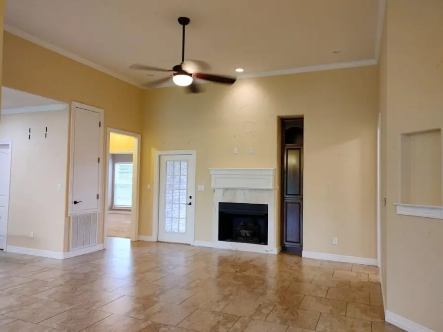 285 Lakewood Drive, Vidor, TX 77662 - Image #2