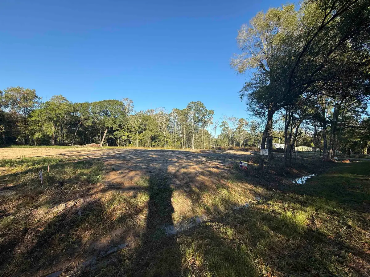 1615 Stagg Dr, Vidor, TX 77662 - Image #1