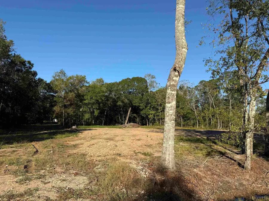 1605 Stagg Dr, Vidor, TX 77662 - Image #2