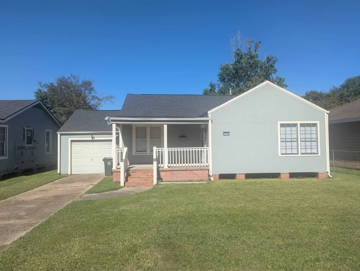 3140 South Drive, Groves, TX 77619 - Image #1