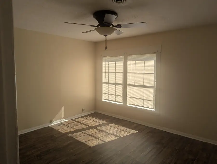 3140 South Drive, Groves, TX 77619 - Image #3