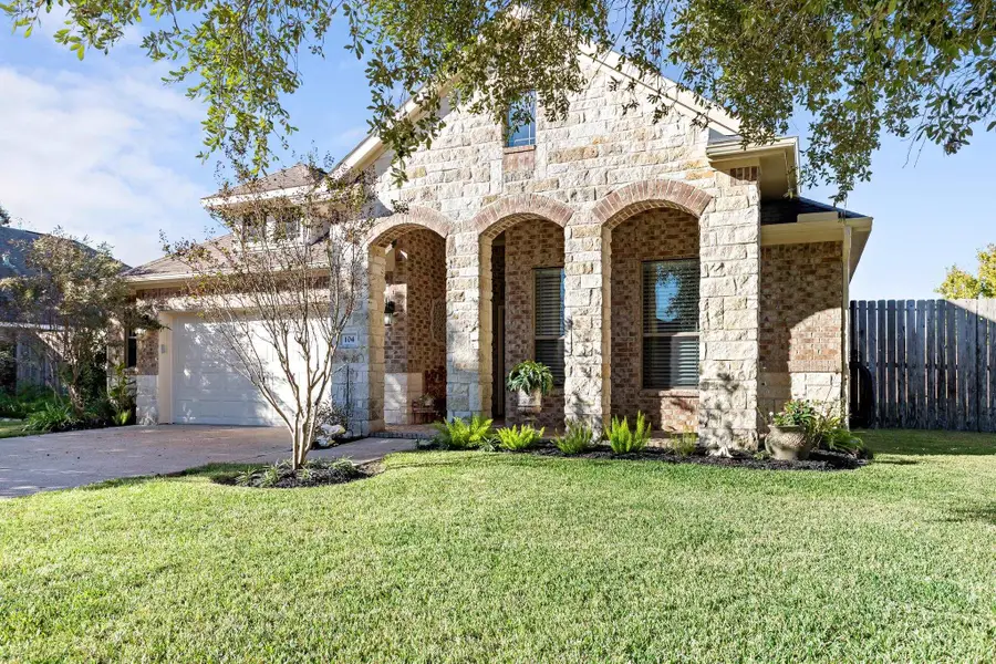 104 Mallory Ln, Lumberton, TX 77657-8996 - Image #2