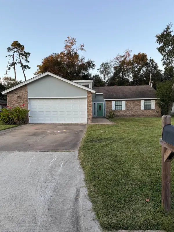 1928 Silver Oaks, Orange, TX 77632