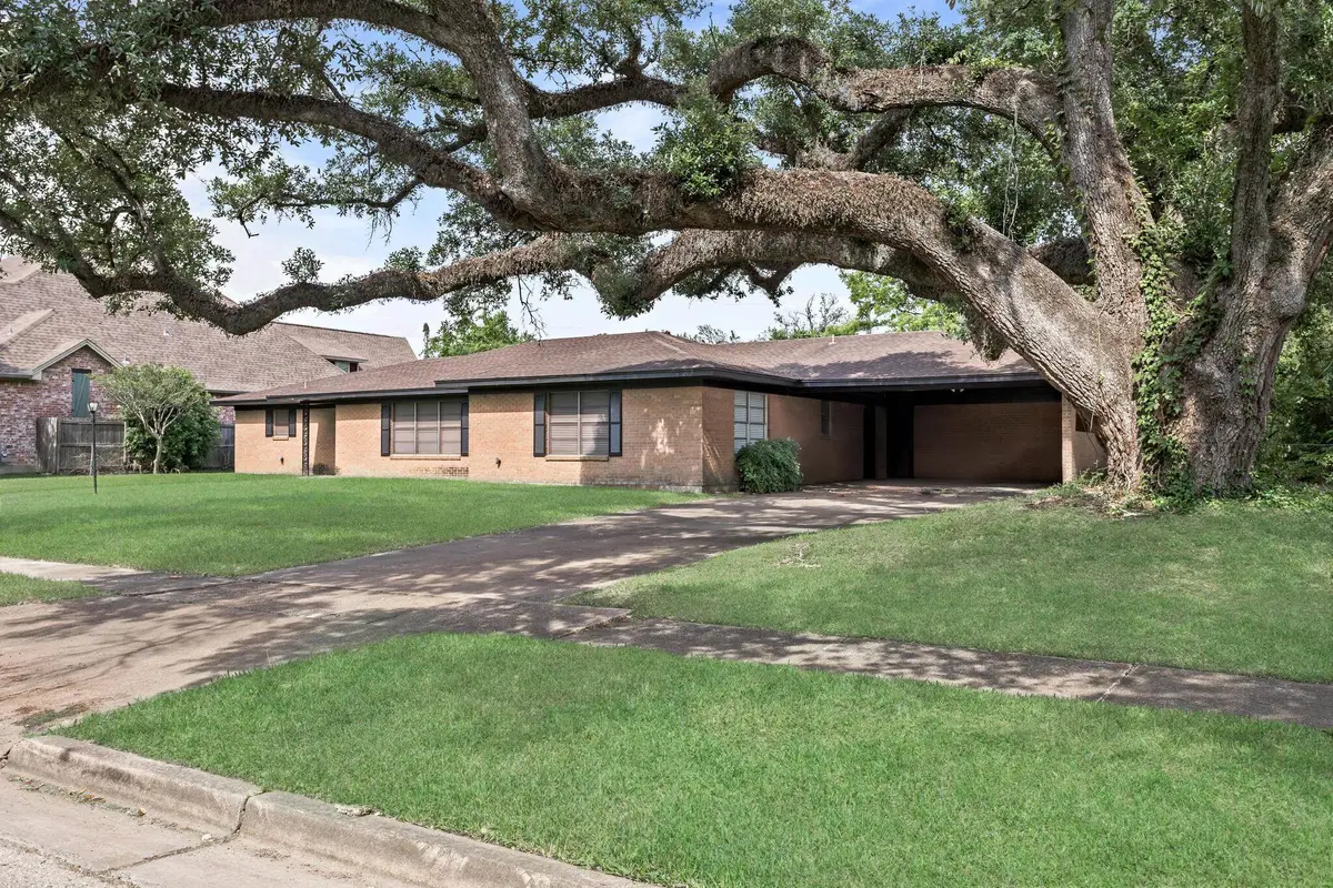 216 W Circuit, Beaumont, TX 77706 - Image #1