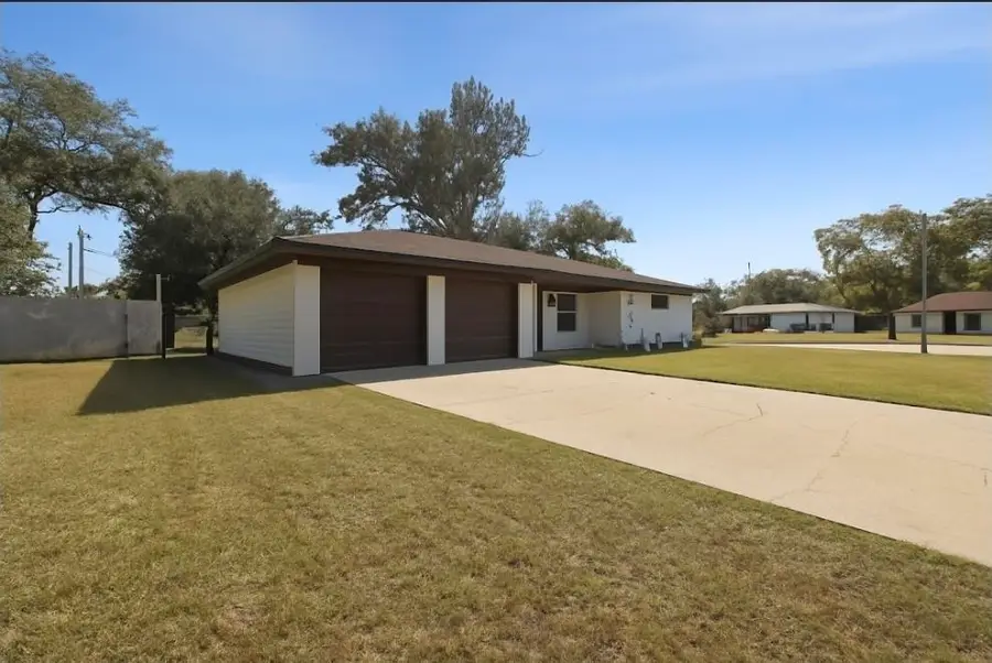 642 Gardenia Avenue, Orange, TX 77630 - Image #2