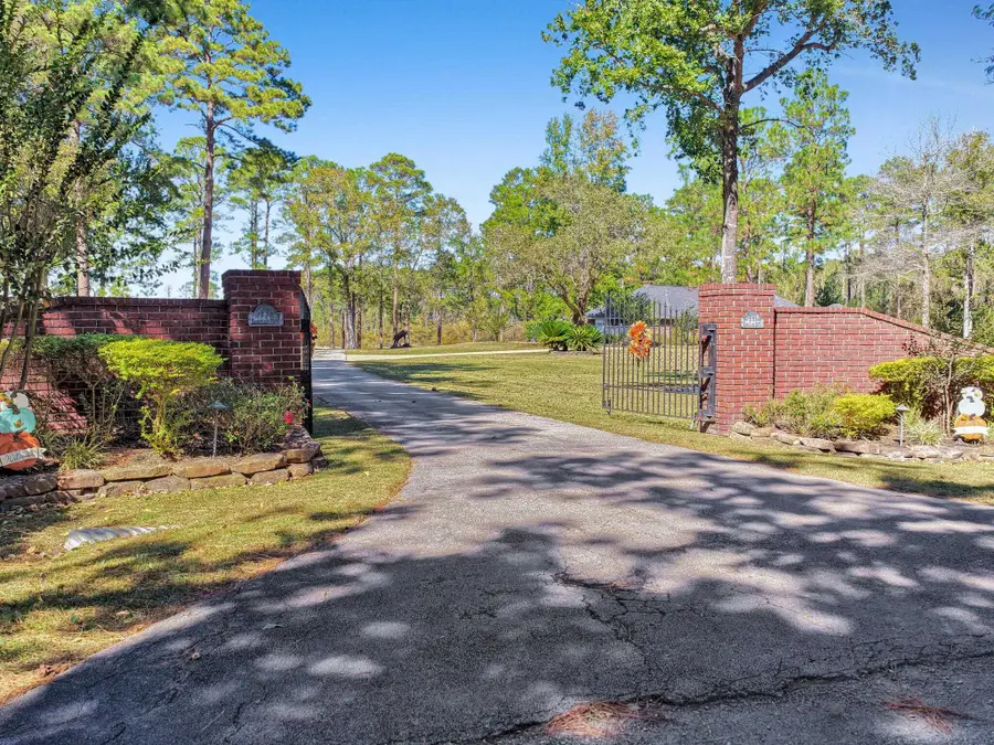 331 Shoreline Dr., Brookeland, TX 75931 - Image #2
