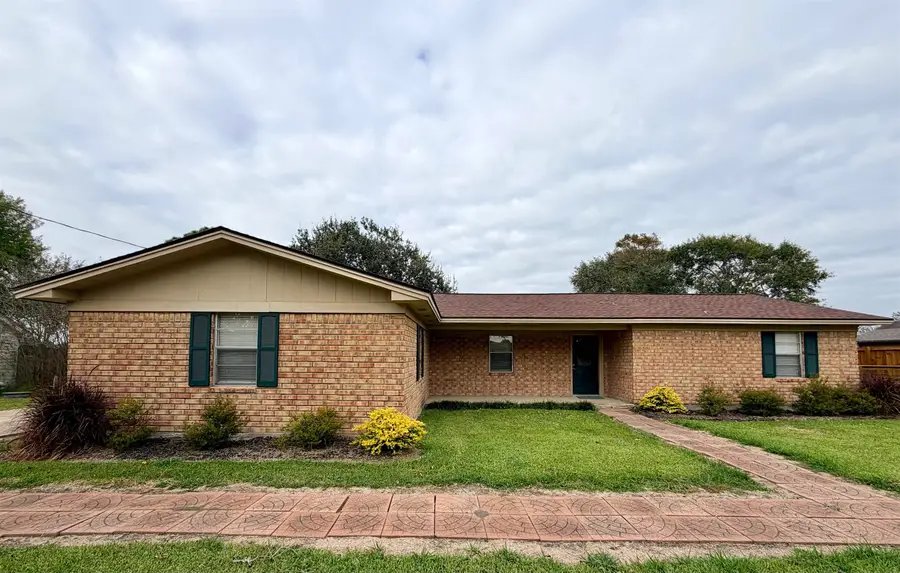 214 North Lake, Winnie, TX 77665 - Image #2