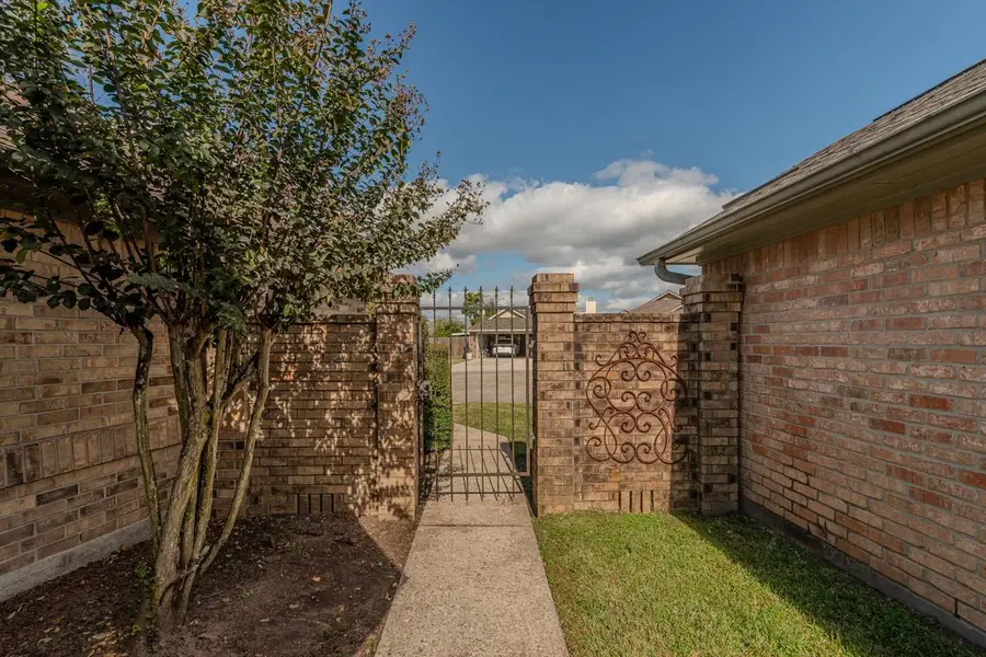 1061 Green Meadow, Beaumont, TX 77706 - Image #3