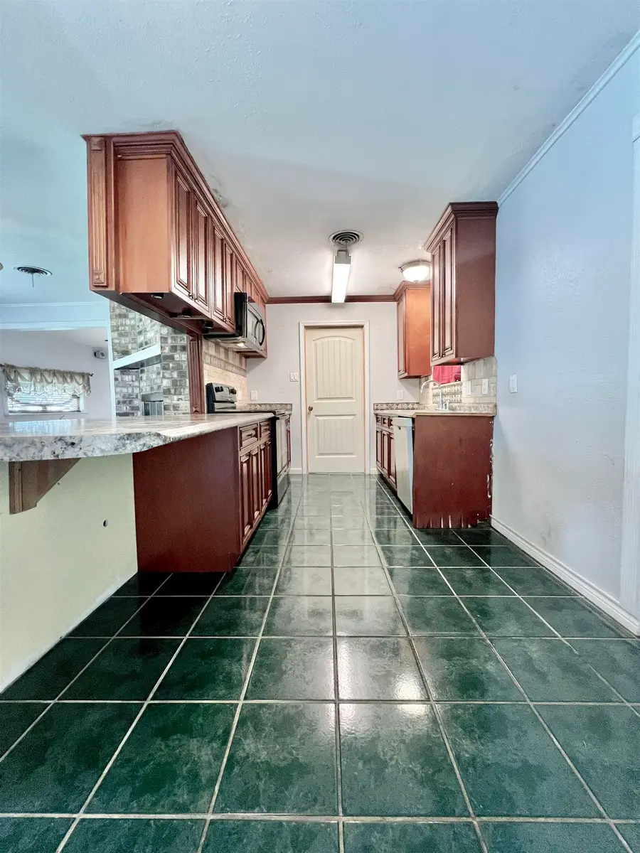 703 Park St, Vidor, TX 77662 - Image #3