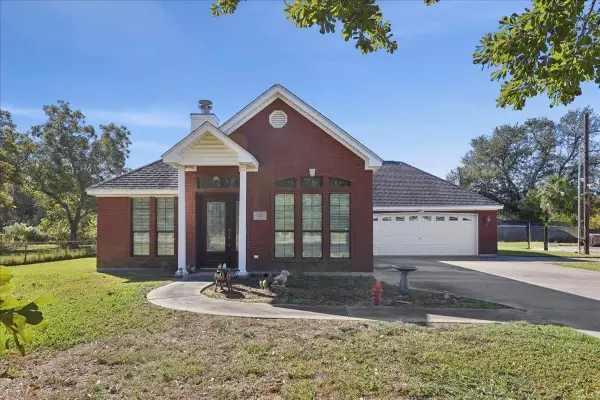 230 E ROUNDBUNCH, Bridge City, TX 77611