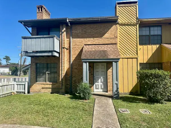 4153 Arthur St, Beaumont, TX 77706