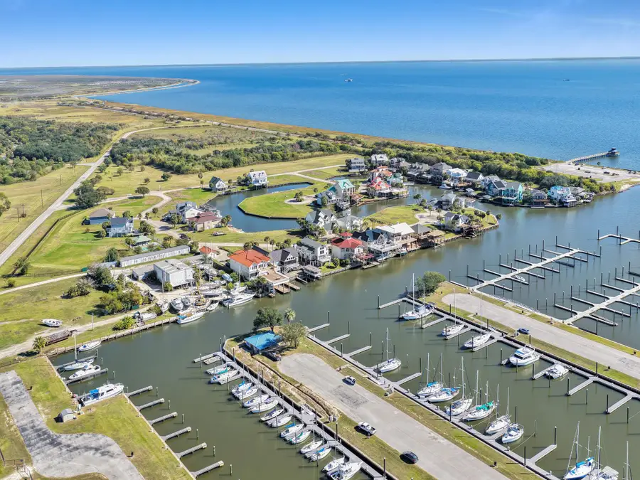 425 Island Way, Port Arthur, TX 77640 - Image #3