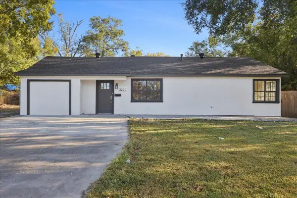 3290 Willowood Dr, Beaumont, TX 77703