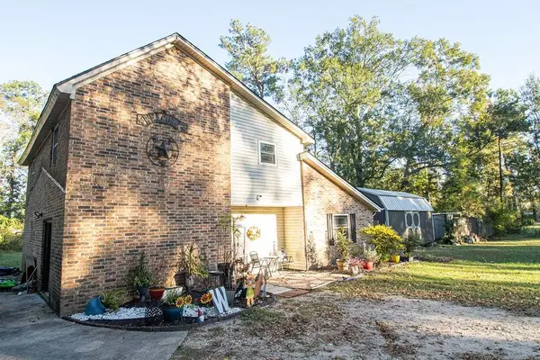 6220 Crosstimber Dr, Orange, TX 77632