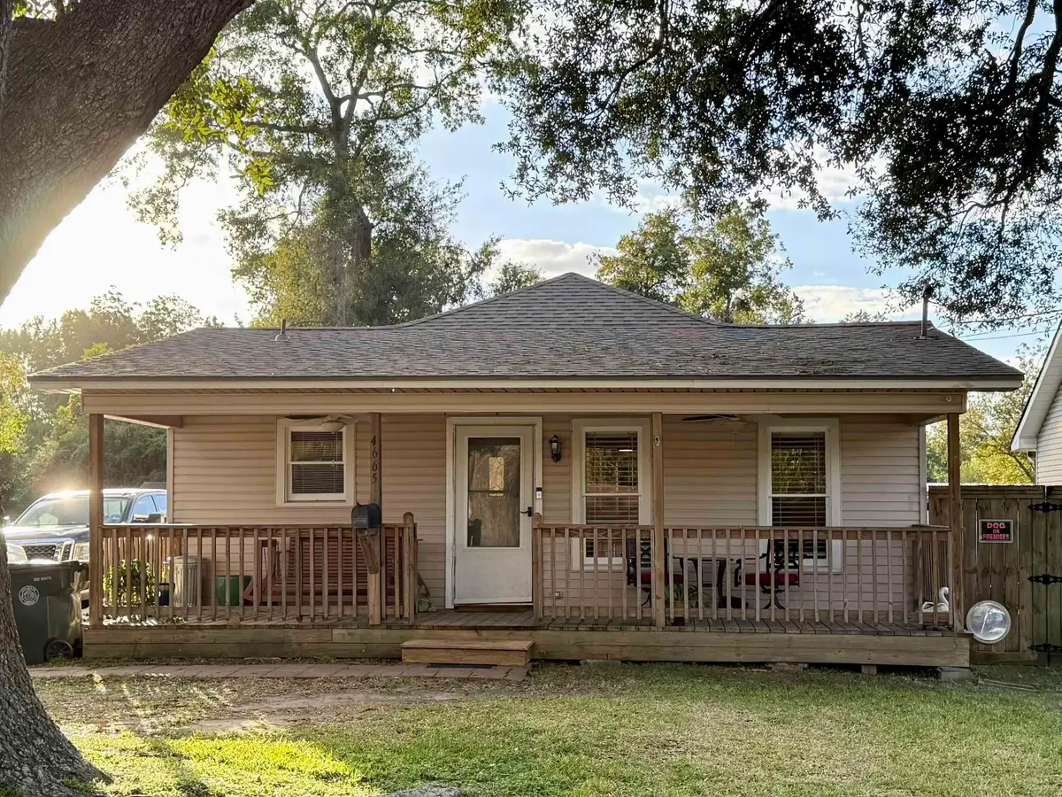 4665 Pinetop Rd, Groves, TX 77619 - Image #1