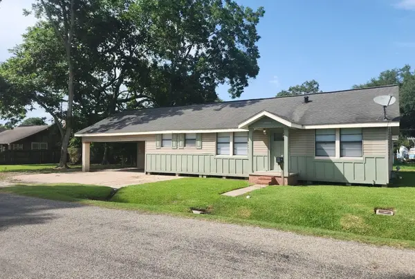 1402 Eugene St, Port Neches, TX 77651