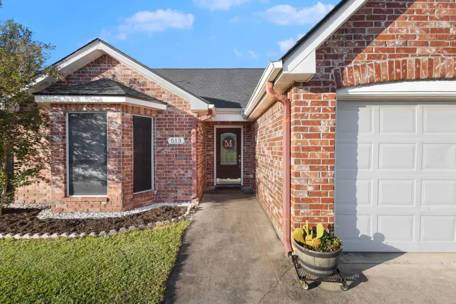 513 Shannons Way, Bridge City, TX 77611 - Image #2