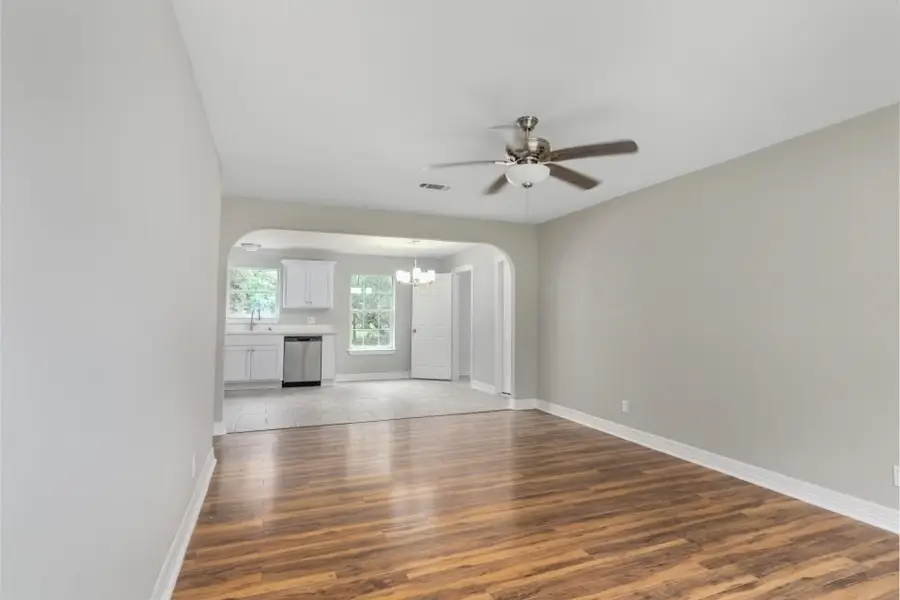 512 N Inwood Dr, Bridge City, TX 77611 - Image #3