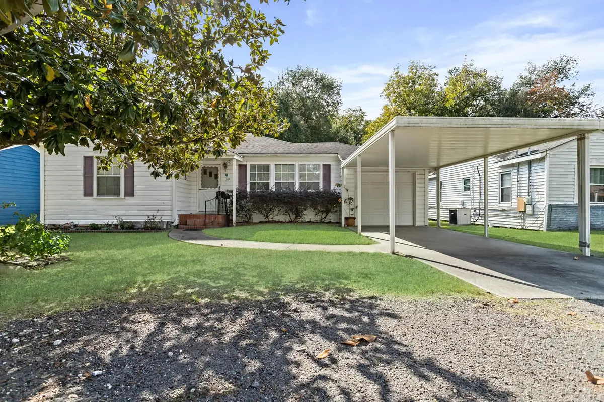 319 N 24th St, Nederland, TX 77627-5921 - Image #1