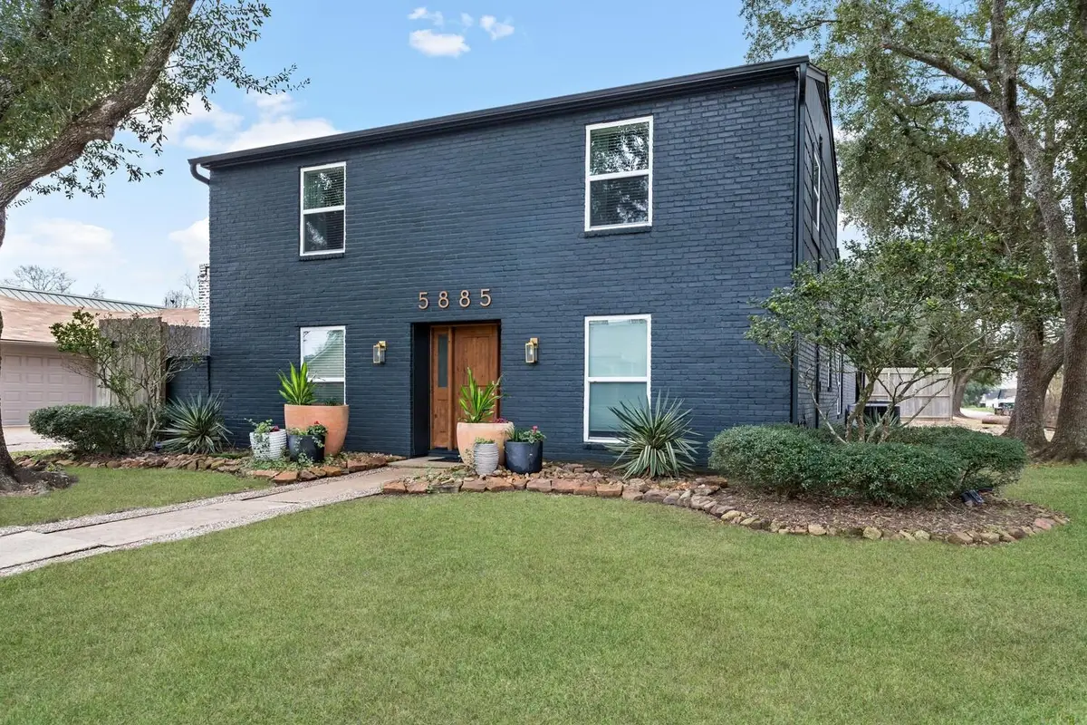 5885 Woodway Dr, Beaumont, TX 77706 - Image #1