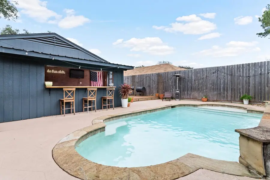 5885 Woodway Dr, Beaumont, TX 77706 - Image #3