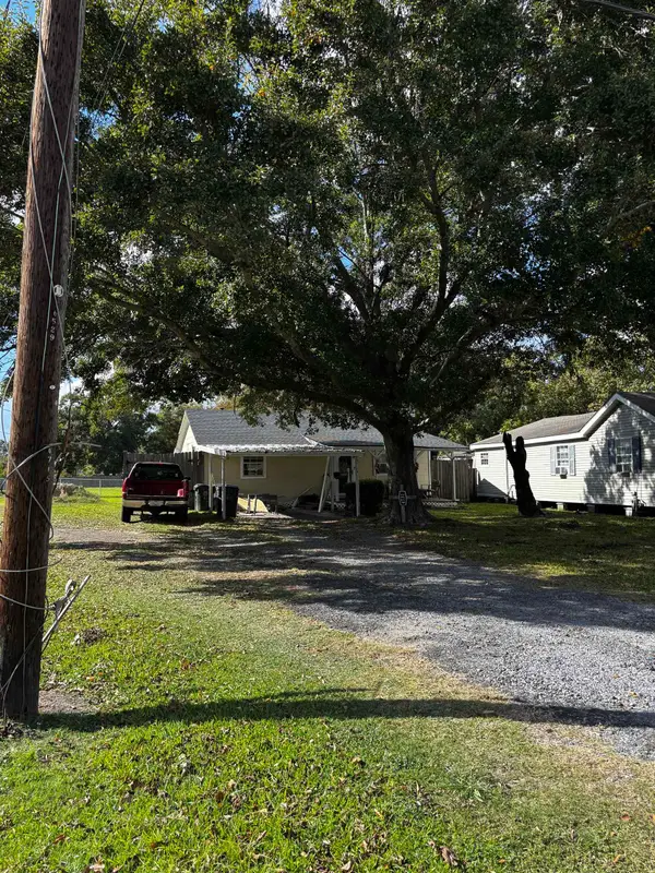 4731 Harrison Ave, Groves, TX 77619