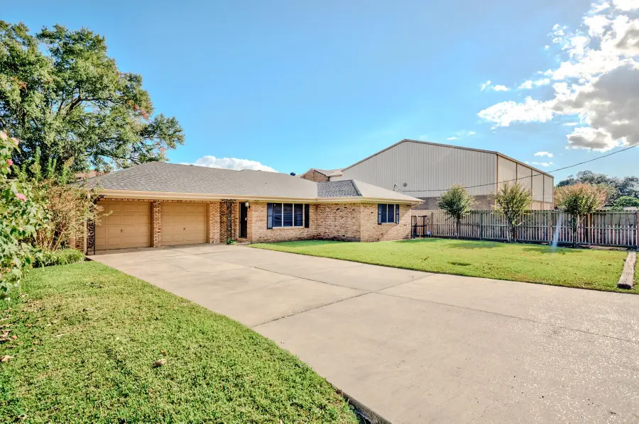 5820 W Madison, Groves, TX 77619 - Image #2