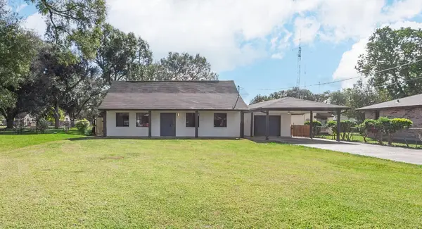 6840 Hansen Street, Groves, TX 77619