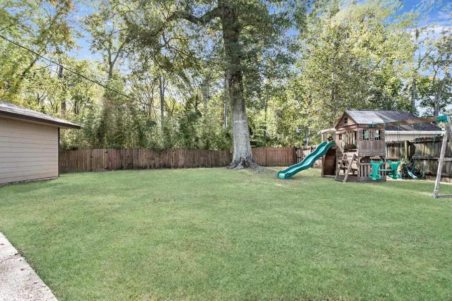 6725 Knollwood Dr, Beaumont, TX 77706 - Image #3