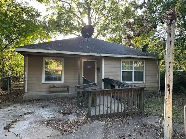 2125 10th Ave, Port Arthur, TX 77642