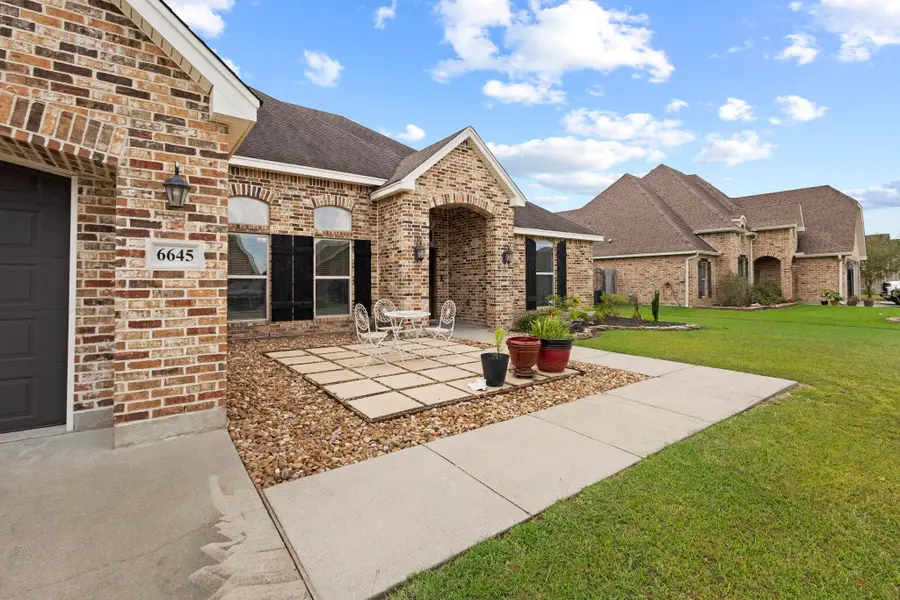 6645 Llano Ln., Lumberton, TX 77657 - #2