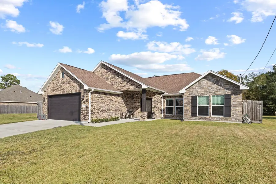 2175 Willowglen Dr., Beaumont, TX 77707 - Image #2