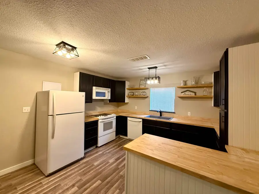 3295 Woodland Ridge Dr., Orange, TX 77632 - Image #3