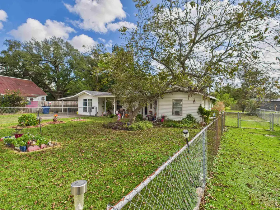 2809 Hogg Street, Orange, TX 77630 - Image #2
